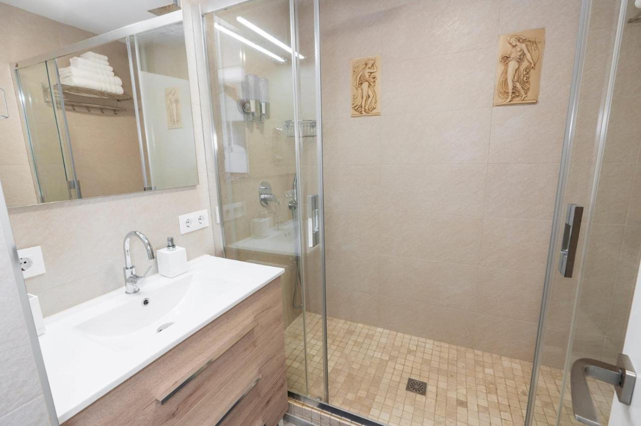 El Estudio De La Playa Benalbeach New 1Bd, Piscinas, Playa Y Vistas Al Mar Ref504 Бенальмадена Екстер'єр фото